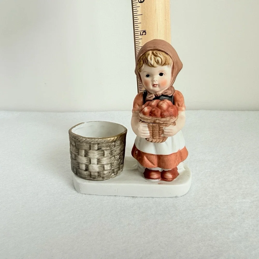Vintage 1980 WA Ceramic Dutch Girl Apple Basket‎ Taper Candle Holder Figurine 5